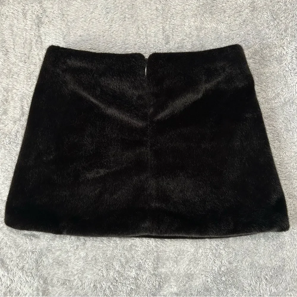 WEWOREWHAT Faux Fur Mini Skirt Black Zip Lined plush Soft Romantic Sexy Sz 6